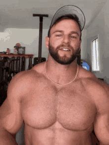 Skywalker00 Flexing his massive Pecs